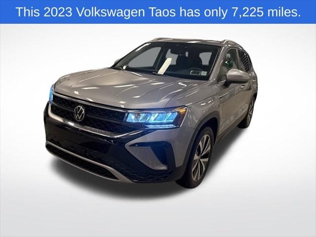 2023 Volkswagen Taos SE's photo