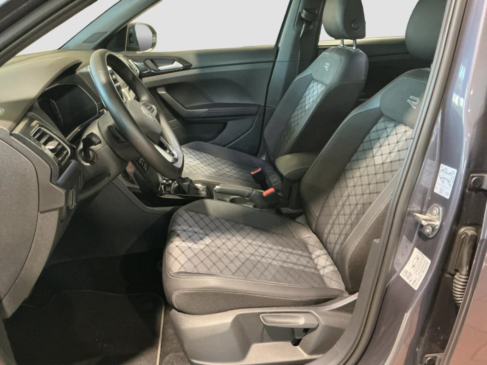 Volkswagen T-Cross – Bild 10