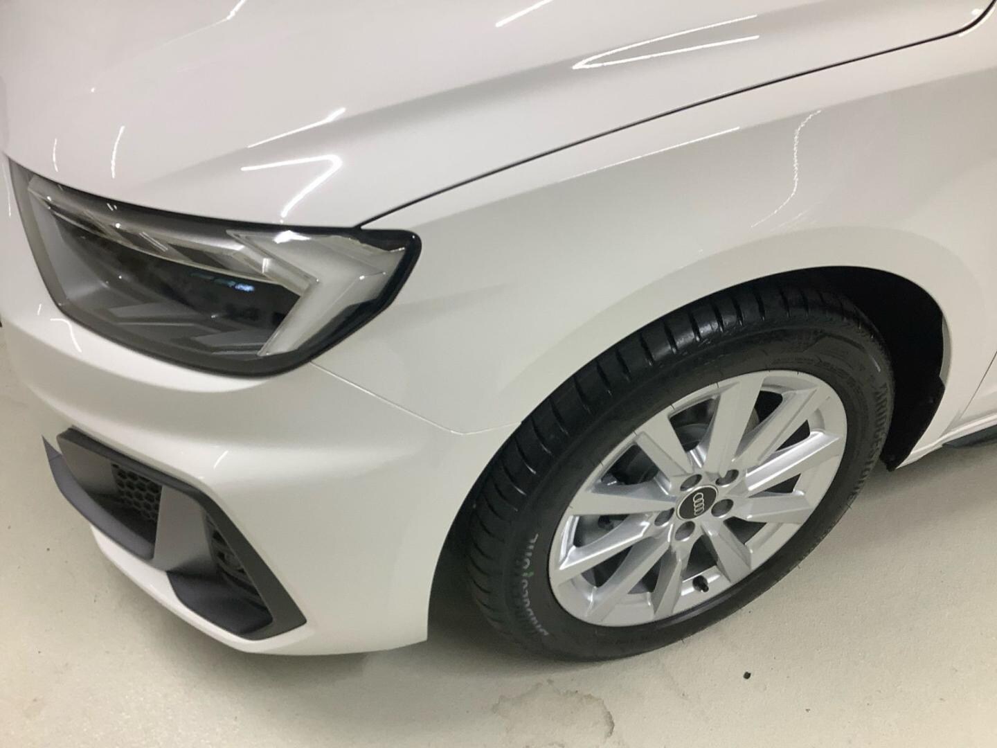 Bild über Audi A1 Sportback S line 30 TFSI S tronic - für weitere Informationen kontaktieren Sie den Audi Partner