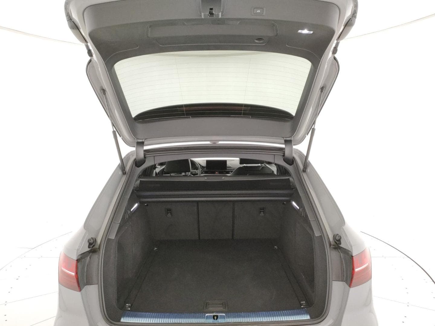 Immagine di Audi A4 allroad quattro 40 TDI 150 kW (204 CV) S tronic - Vista: for more details contact your dealer