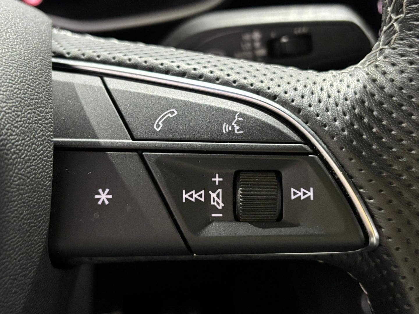 Image about Audi Q3 Sportback TFSI e S line 45 TFSI e 180 kW (245 ch) S tronic