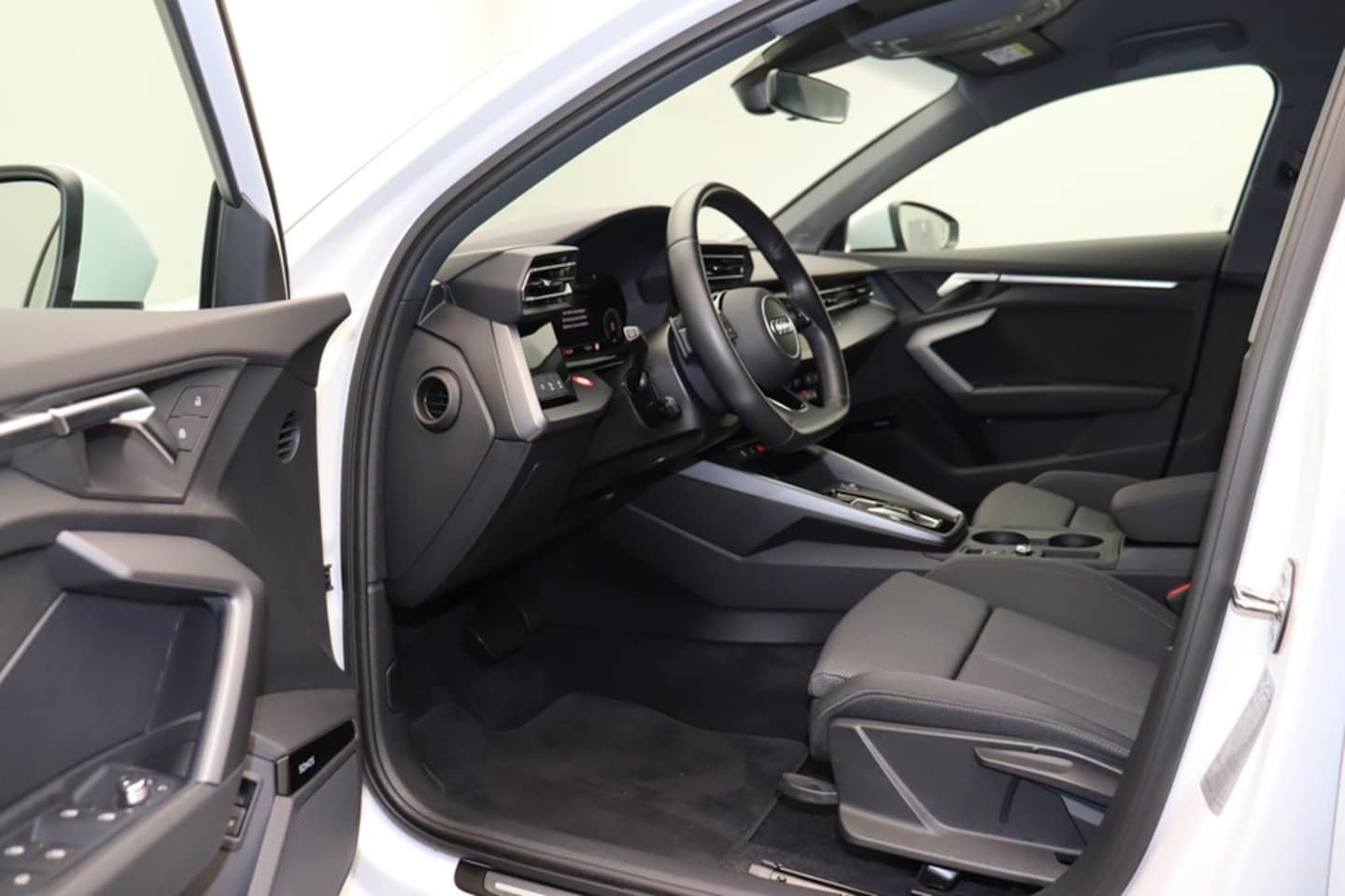 Bild über Audi A3 Sportback 35 TDI S tronic - für weitere Informationen kontaktieren Sie den Audi Partner