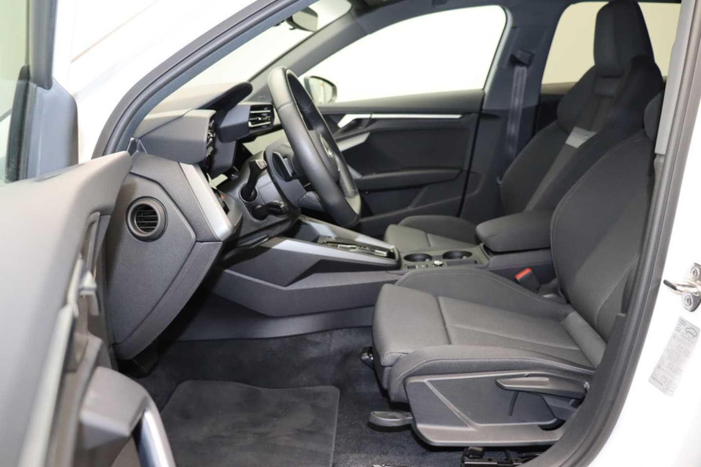 Bild über Audi A3 Sportback 35 TDI S tronic - für weitere Informationen kontaktieren Sie den Audi Partner