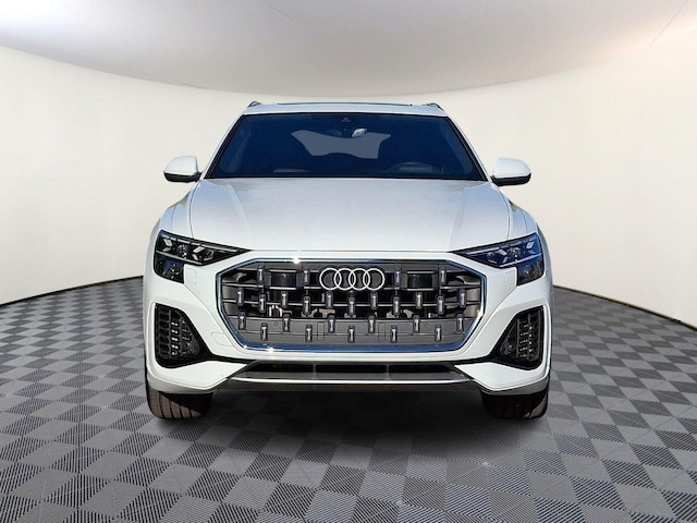 2024 Audi Q8