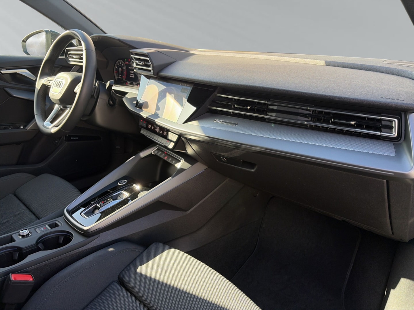Bild über Audi A3 allstreet 35 TFSI S tronic - für weitere Informationen kontaktieren Sie den Audi Partner