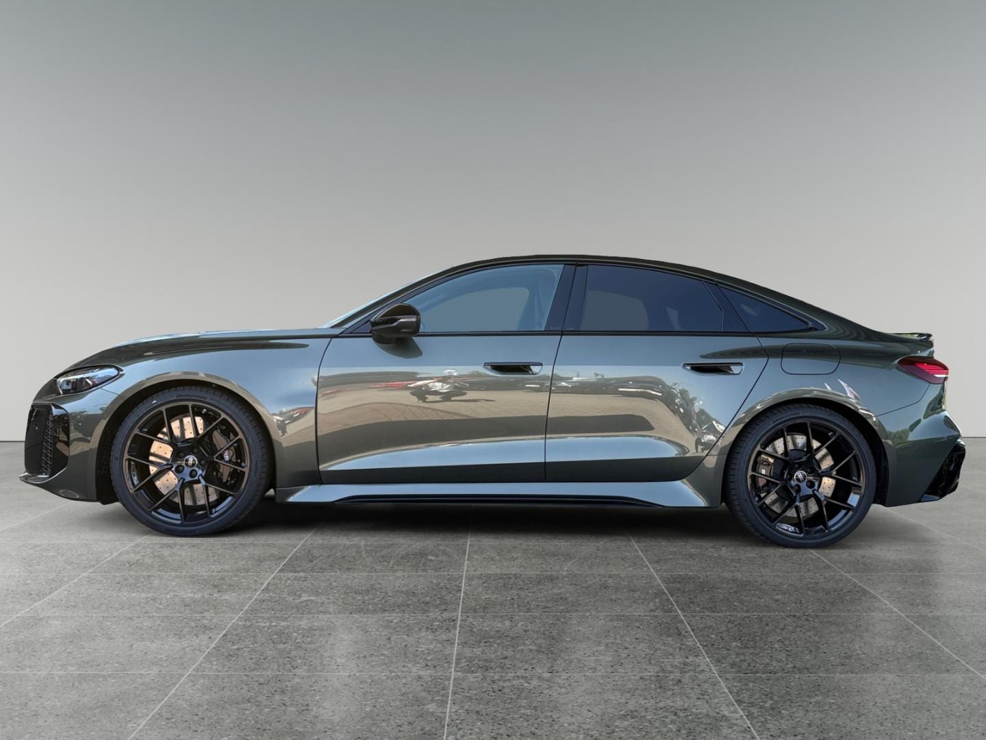 Bild über Audi RS 5 Limousine TFSI quattro 470 kW tiptronic - für weitere Informationen kontaktieren Sie den Audi Partner