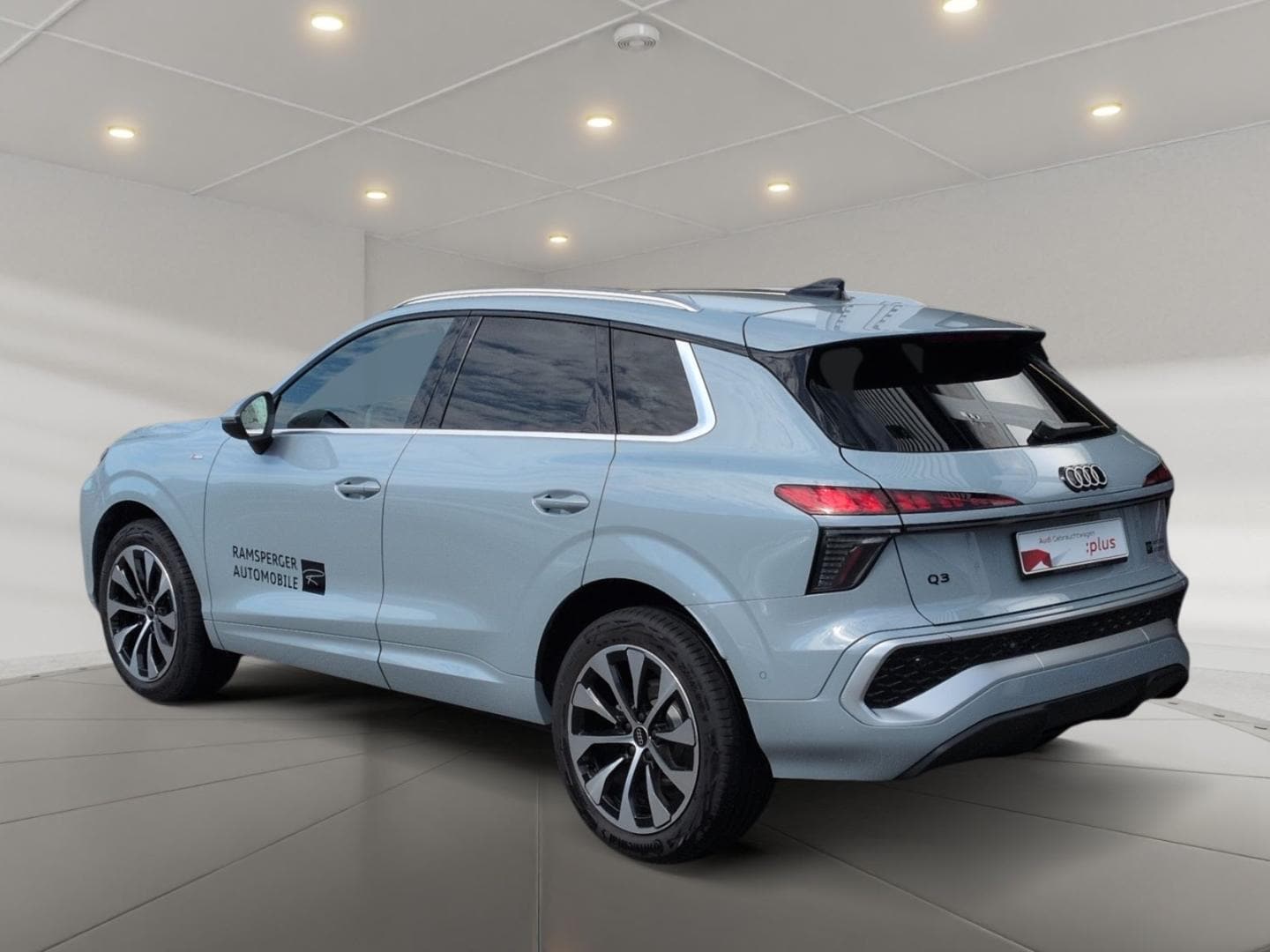 Bild über Audi Q3 SUV TFSI 110 kW S tronic - für weitere Informationen kontaktieren Sie den Audi Partner