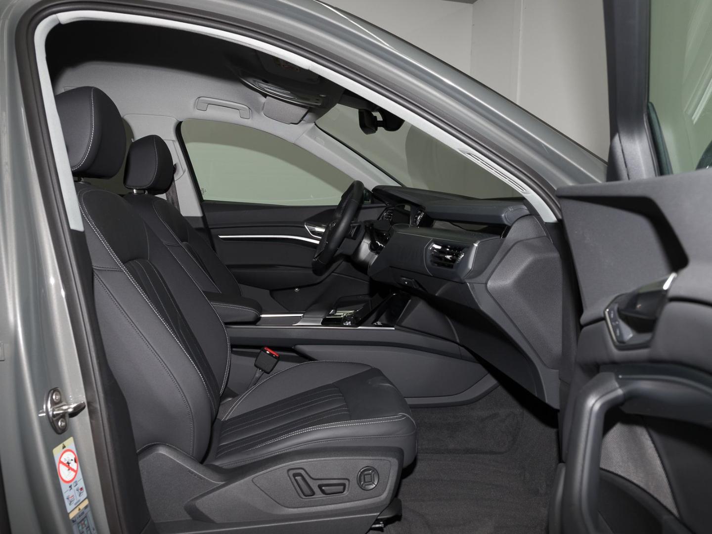 Image about Audi Q8 e-tron advanced 50 e-tron quattro