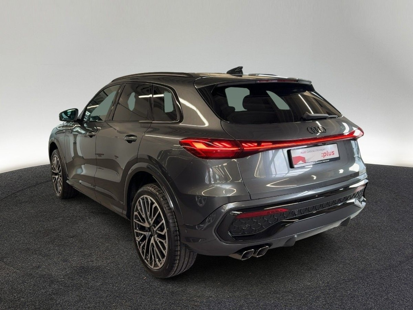 Bild über Audi Q5 SUV TDI quattro 220 kW S tronic - für weitere Informationen kontaktieren Sie den Audi Partner