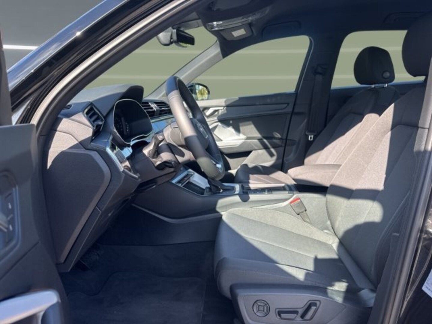 Bild über Audi Q3 TFSI quattro 140 kW S tronic - für weitere Informationen kontaktieren Sie den Audi Partner