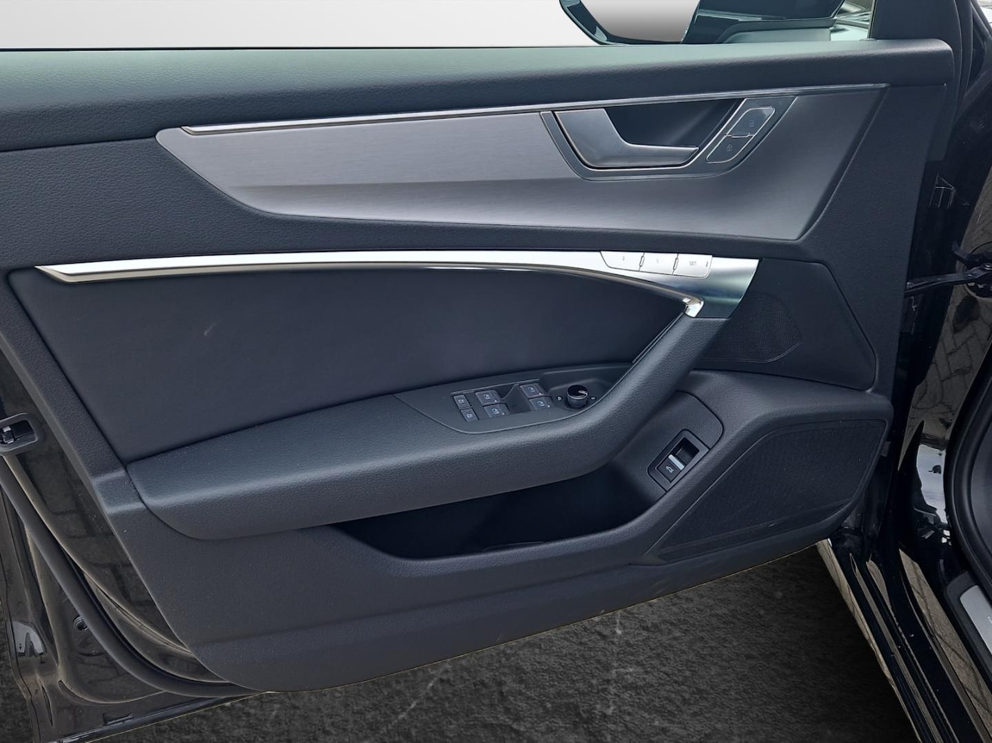 Bild über Audi S6 Avant TDI quattro tiptronic - für weitere Informationen kontaktieren Sie den Audi Partner