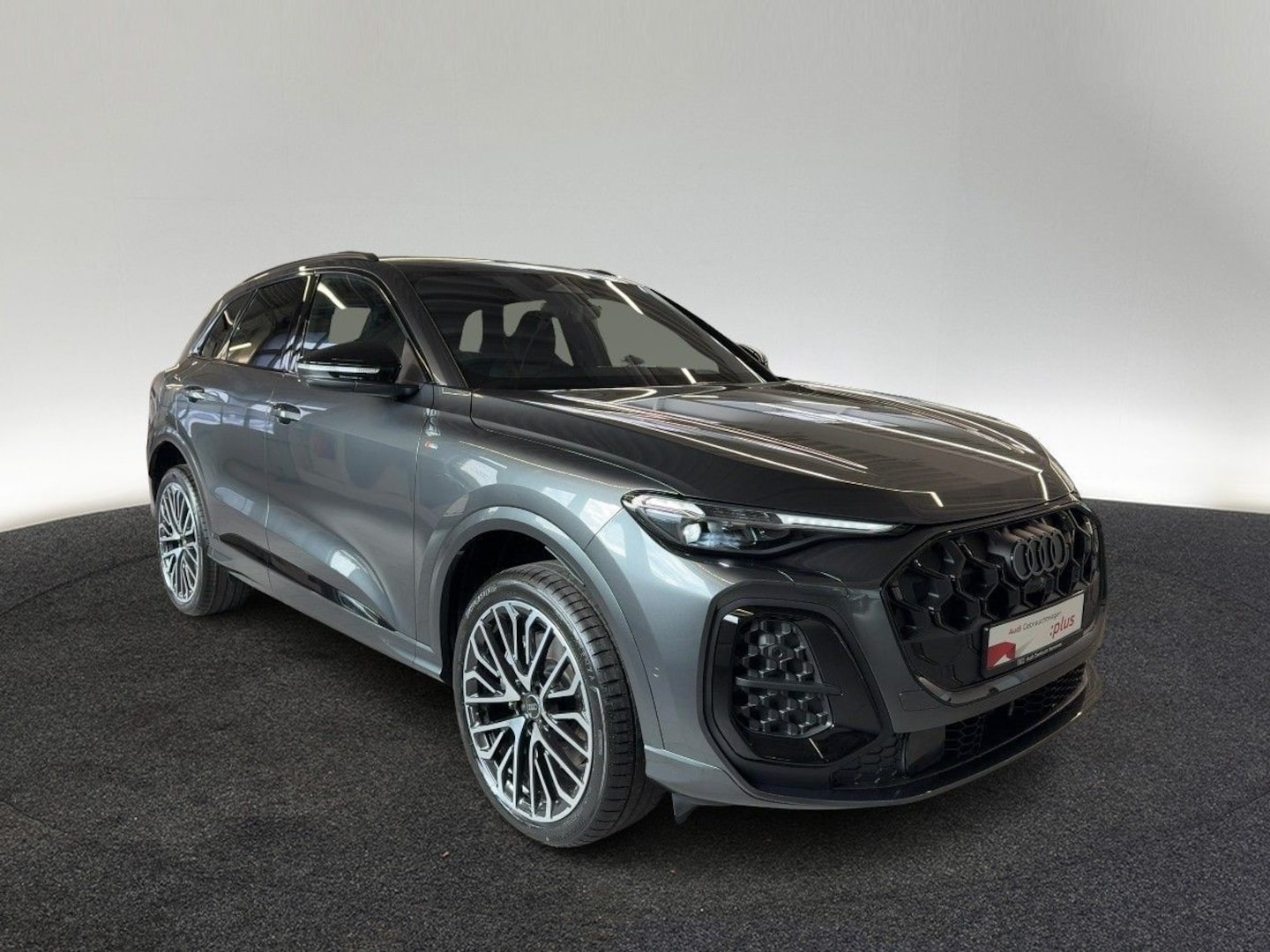 Bild über Audi Q5 SUV TDI quattro 220 kW S tronic - für weitere Informationen kontaktieren Sie den Audi Partner