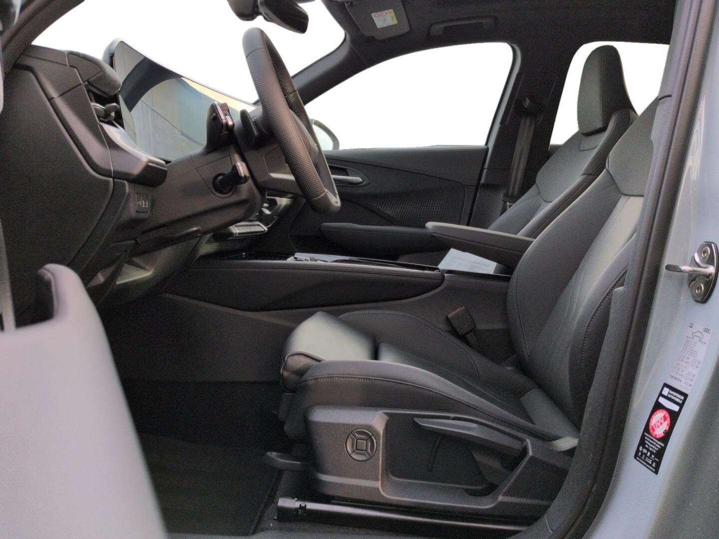 Bild über Audi Q3 SUV TFSI 110 kW S tronic - für weitere Informationen kontaktieren Sie den Audi Partner