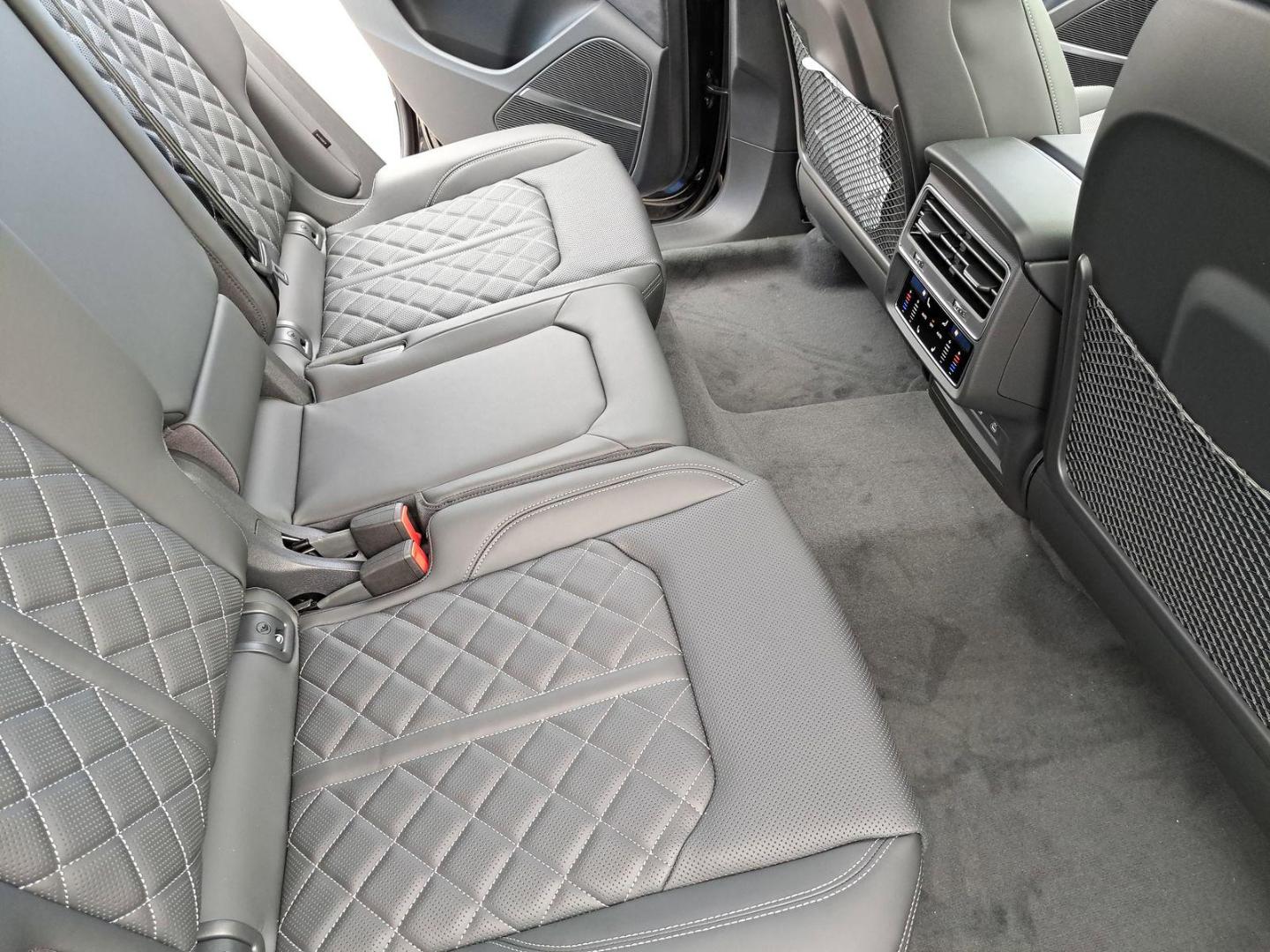 2026 Audi SQ8 Prestige - Photo 11