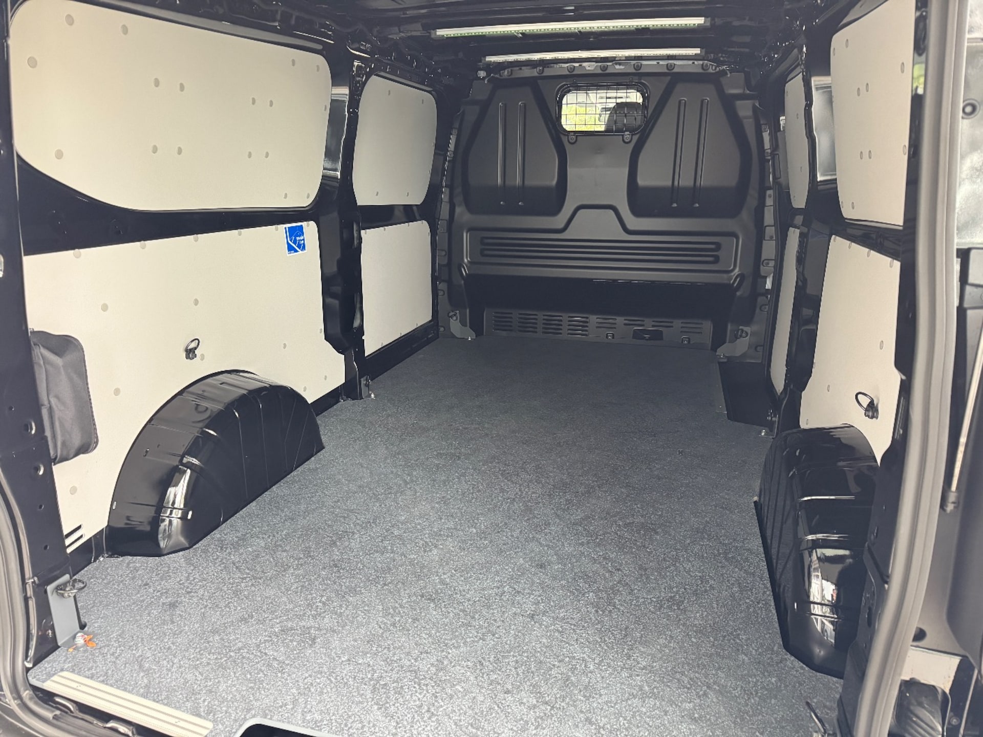 Volkswagen Transporter Kasten langer Radstand