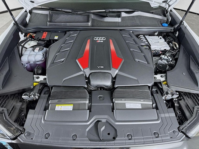 2025 Audi RS Q8 Base - Photo 32