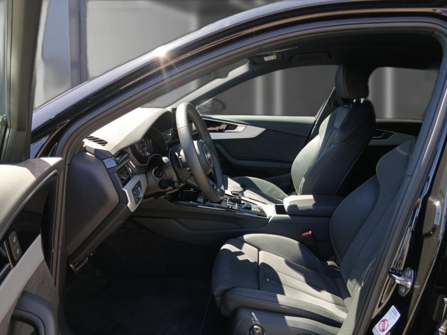 Bild über - für weitere Informationen kontaktieren Sie den Audi Partner