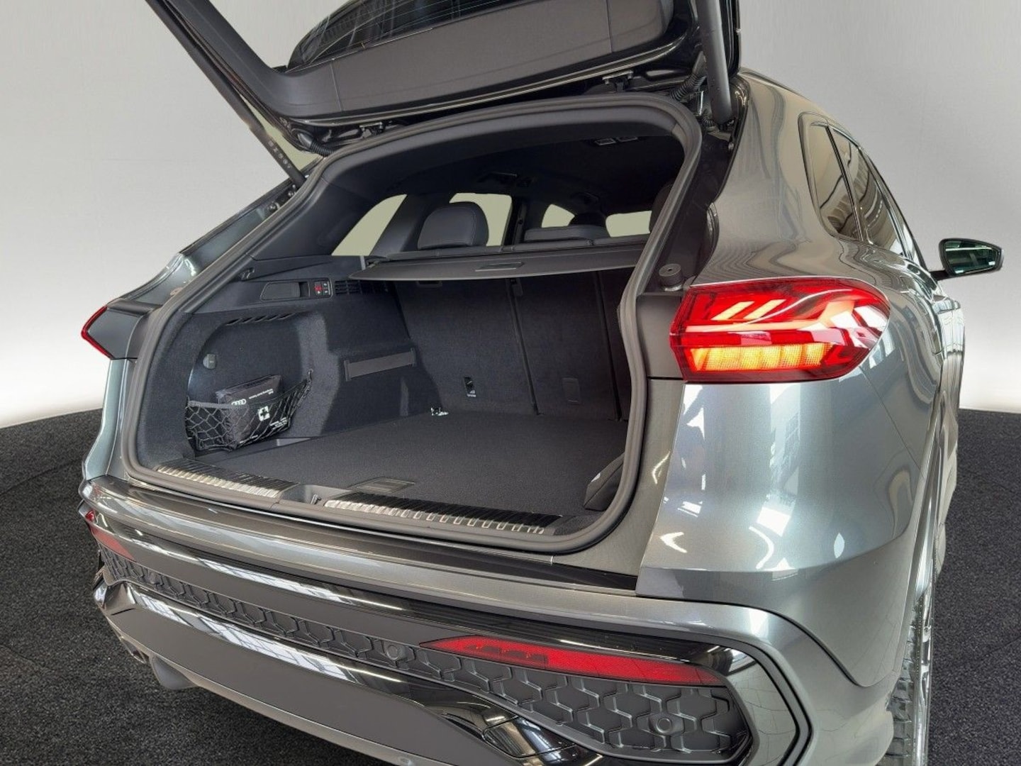 Bild über Audi Q5 SUV TDI quattro 220 kW S tronic - für weitere Informationen kontaktieren Sie den Audi Partner