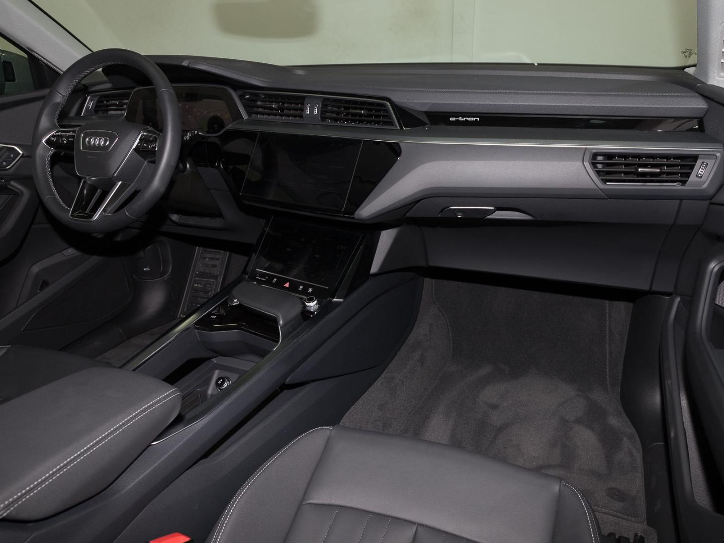 Image about Audi Q8 e-tron advanced 50 e-tron quattro
