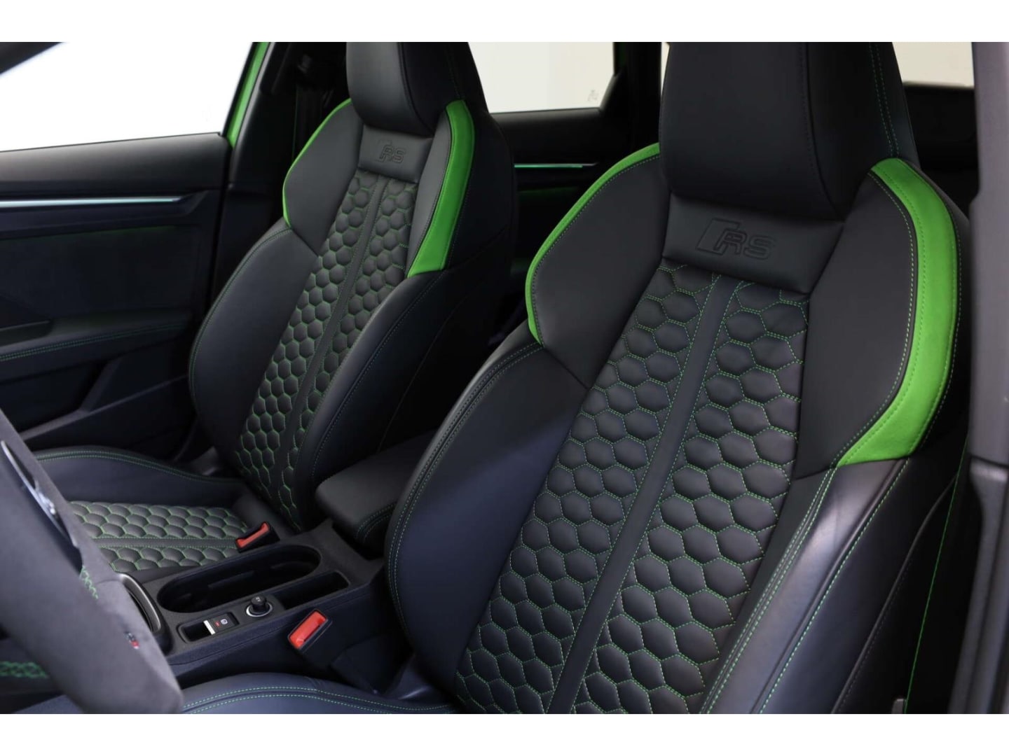 Bild über Audi RS 3 Limousine TFSI quattro S tronic - für weitere Informationen kontaktieren Sie den Audi Partner