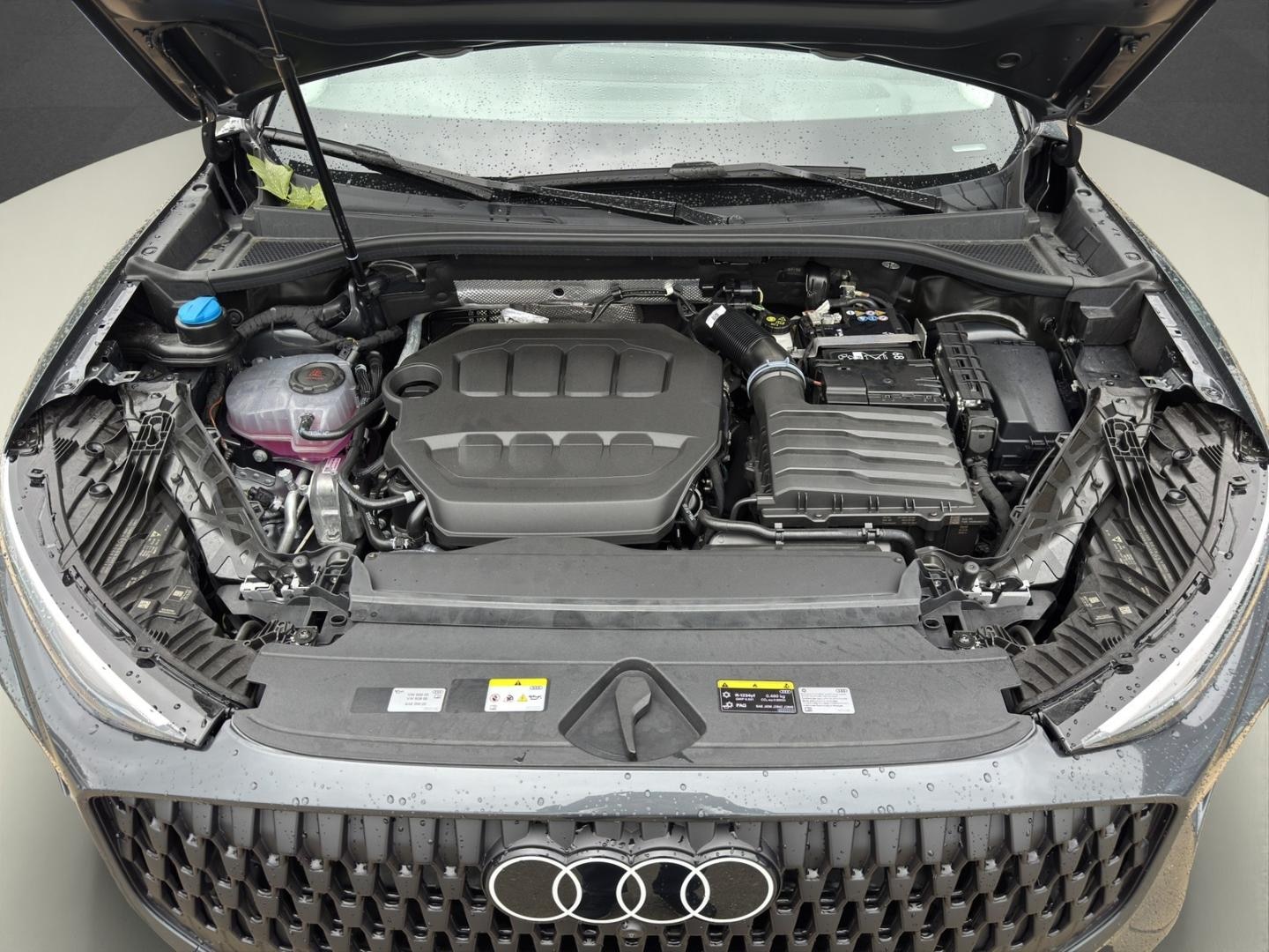 Bild über Audi Q3 SUV TFSI quattro 150 kW S tronic - für weitere Informationen kontaktieren Sie den Audi Partner