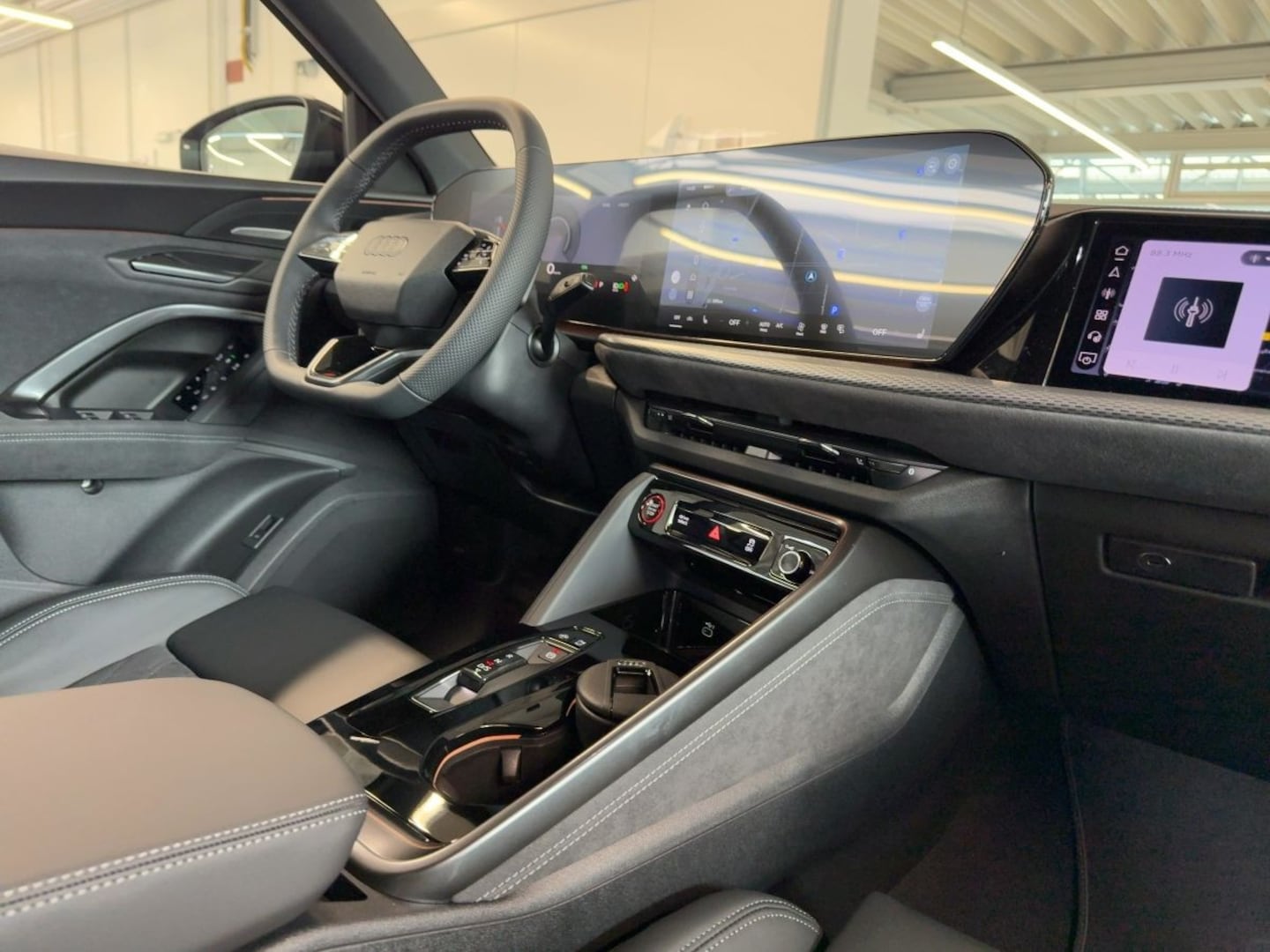 Bild über Audi Q5 SUV TDI quattro 220 kW S tronic - für weitere Informationen kontaktieren Sie den Audi Partner
