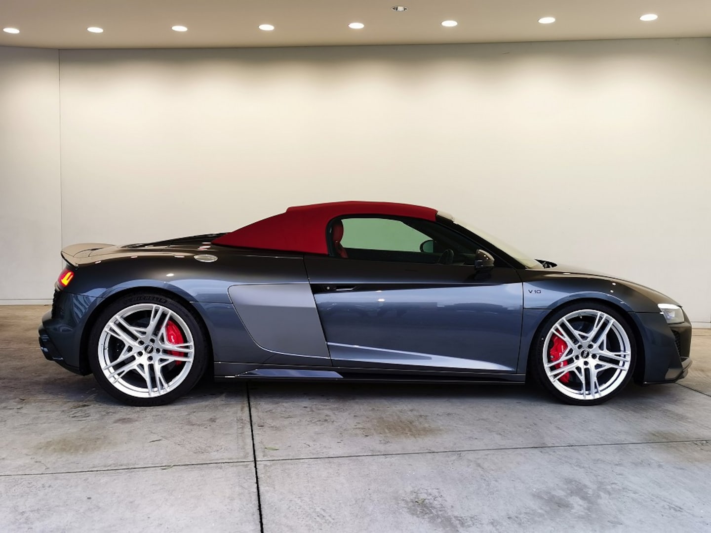Audi R8 Spyder R8 Spyder V10 performance 5.2 FSI quattro S tronic for more details contact your dealer