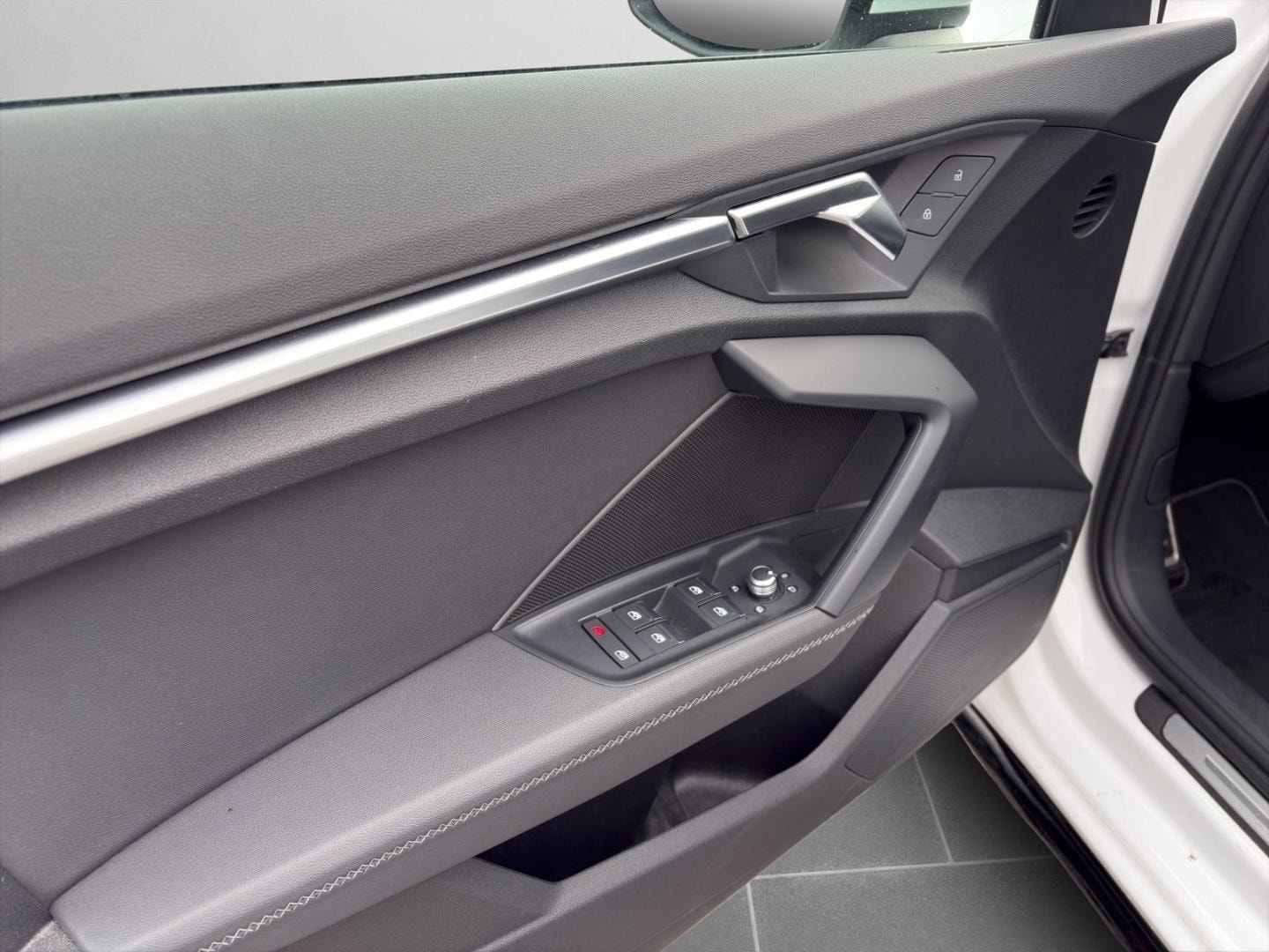 Bild über Audi A3 Sportback S line 35 TFSI S tronic - für weitere Informationen kontaktieren Sie den Audi Partner