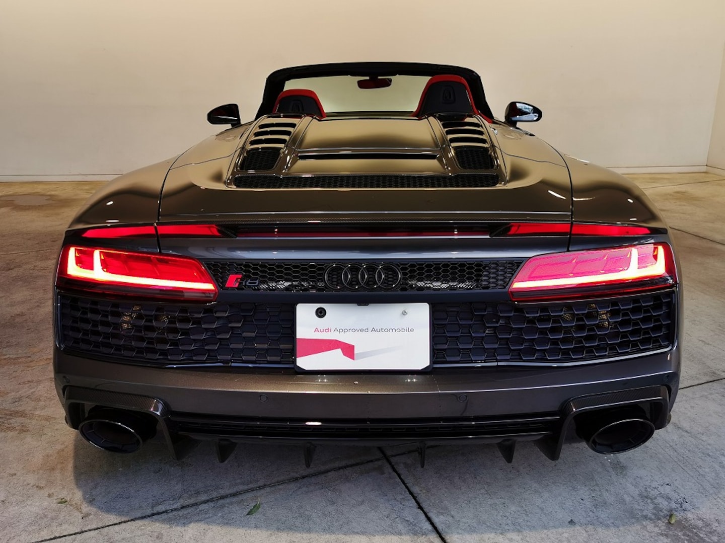 Audi R8 Spyder R8 Spyder V10 performance 5.2 FSI quattro S tronic for more details contact your dealer