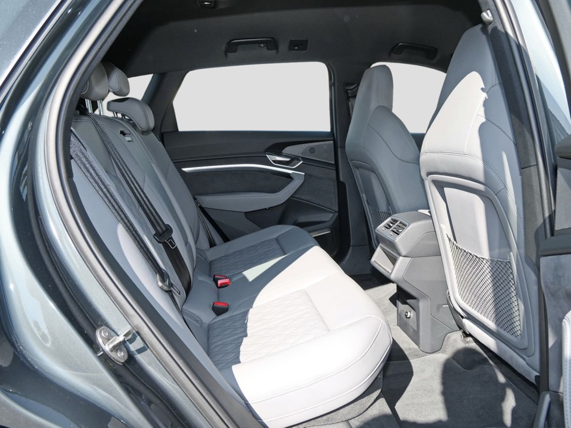 Audi e-tron S line