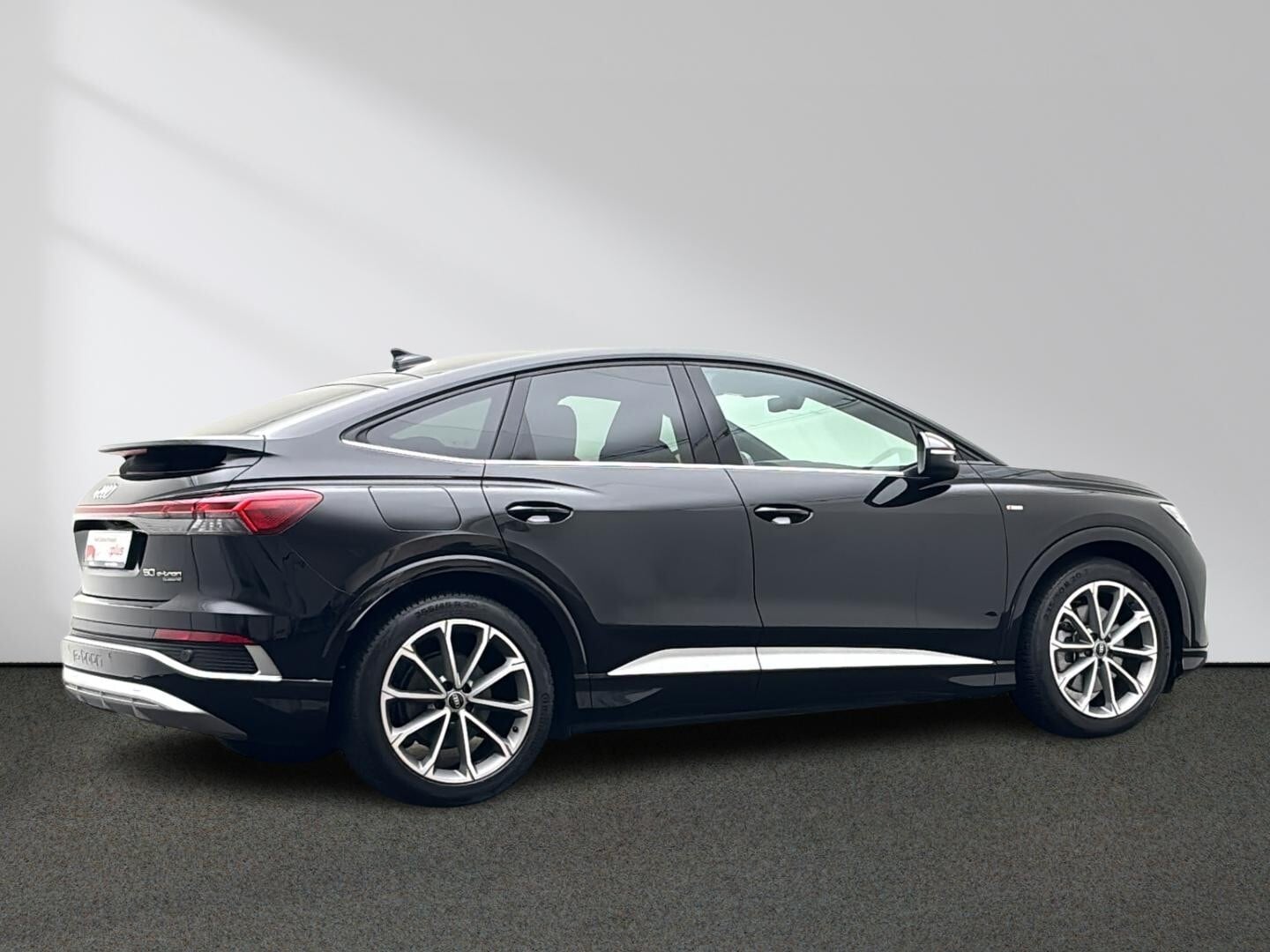 Bild über Audi Q4 Sportback e-tron 50 e-tron quattro - für weitere Informationen kontaktieren Sie den Audi Partner