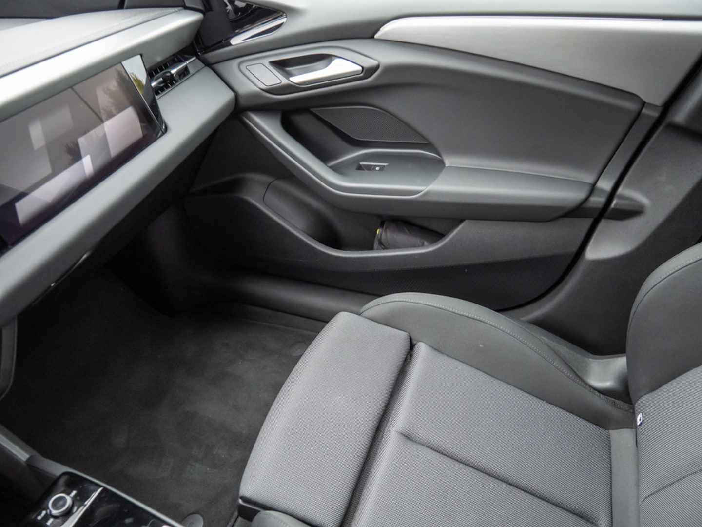 Bild über Audi A6 Avant e-tron e-tron quattro - für weitere Informationen kontaktieren Sie den Audi Partner