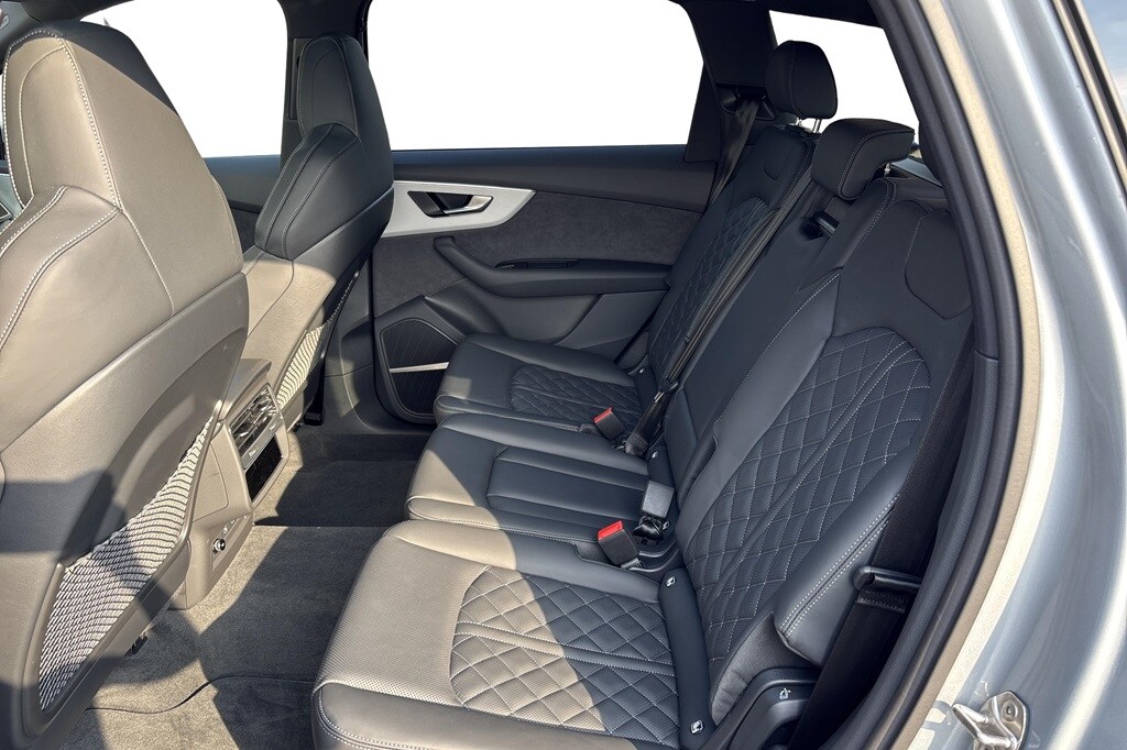 Bild som visar Audi Q7 SUV Q7 SUV 50 TDI quattro S line 286 hk tiptronic - för mer information kontakta din Audi Partner