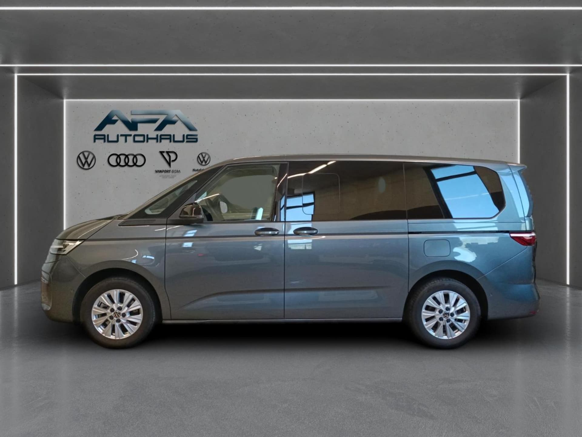 Volkswagen Multivan Langversion Basis-Modell