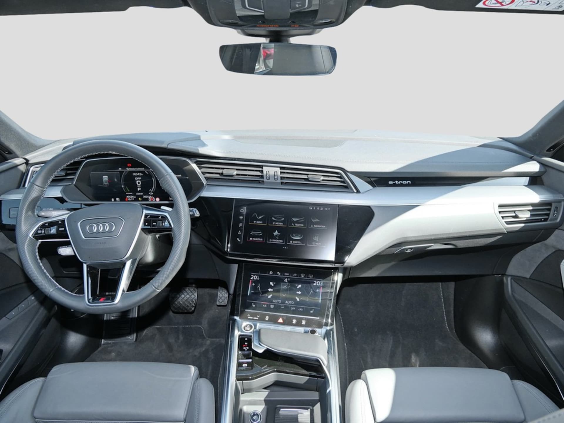 Audi e-tron S line