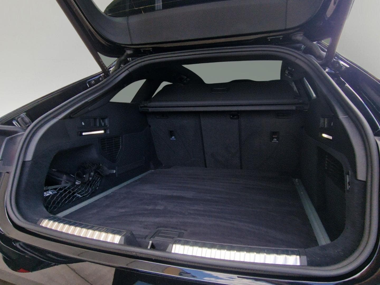 Bild über Audi A6 Avant TDI quattro 150 kW S tronic - für weitere Informationen kontaktieren Sie den Audi Partner