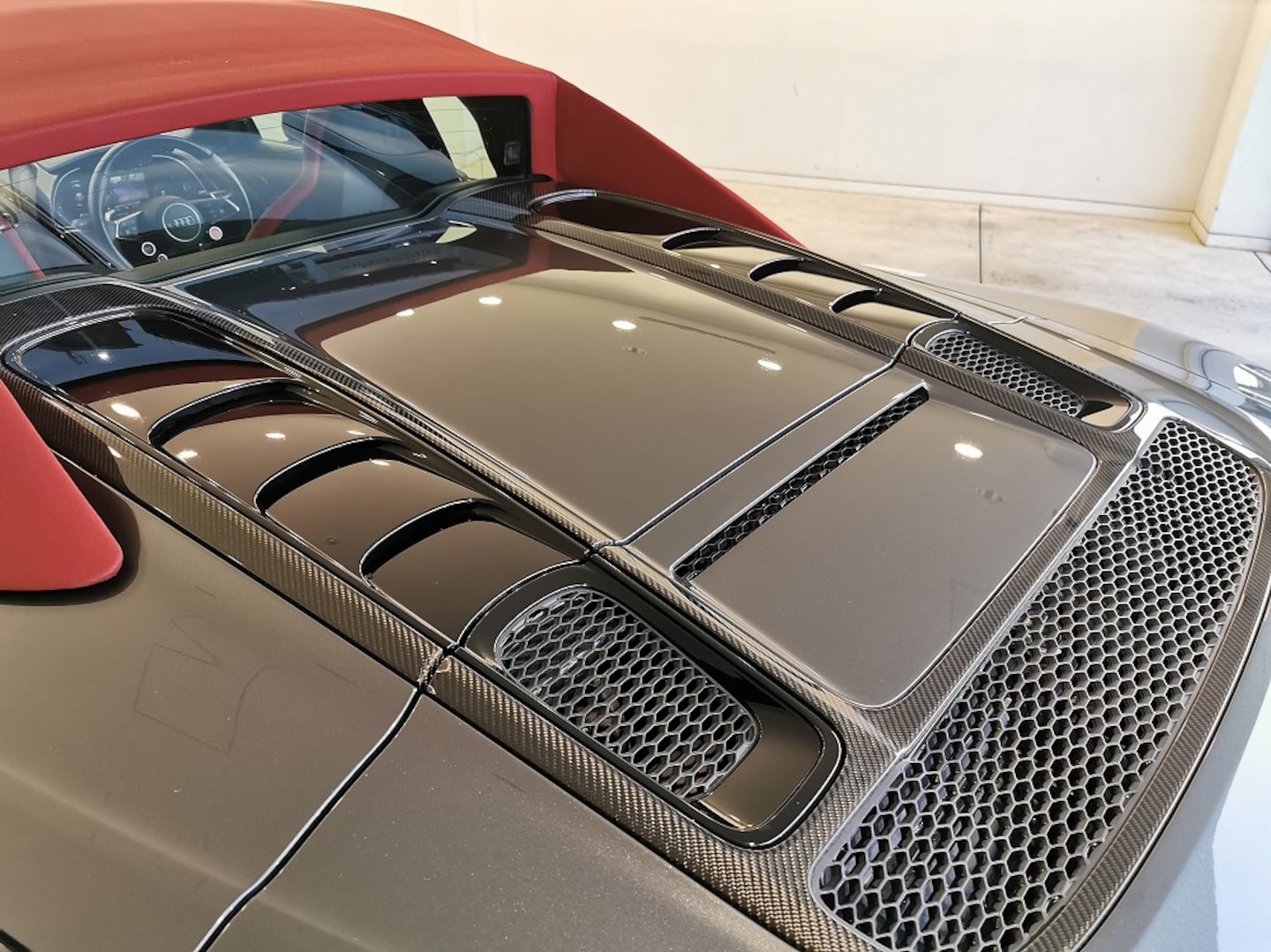 Audi R8 Spyder R8 Spyder V10 performance 5.2 FSI quattro S tronic for more details contact your dealer