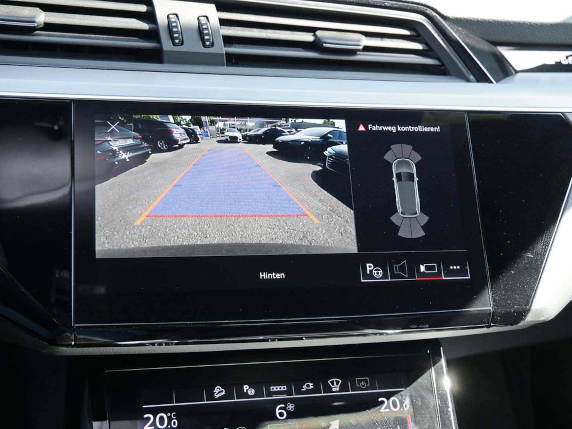 Audi e-tron S line
