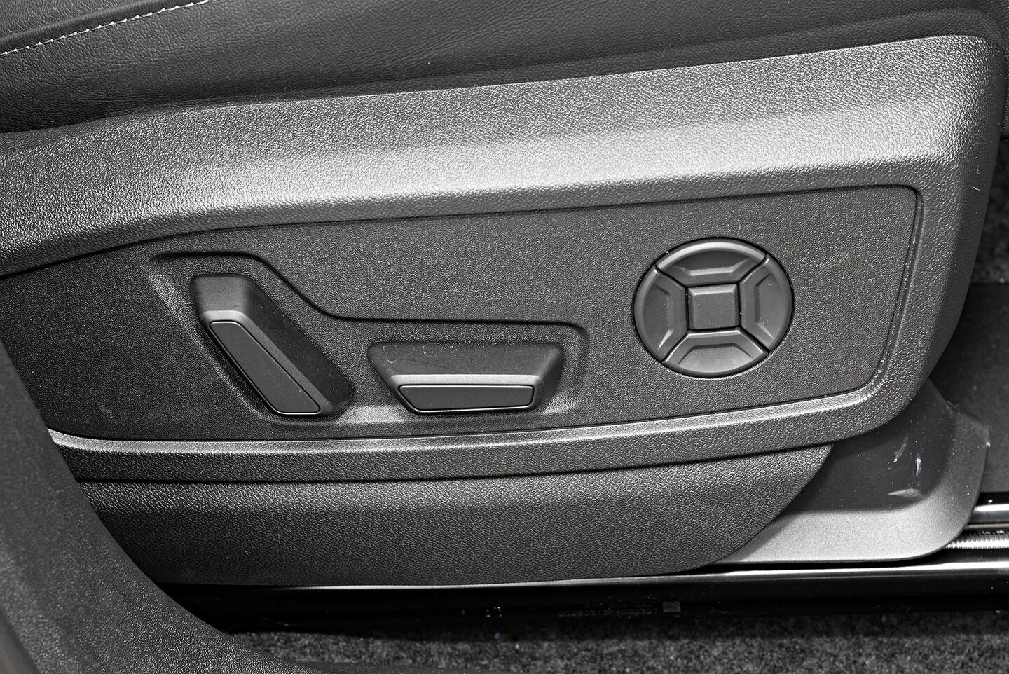 Image about Audi Q5 SUV TDI quattro 150 kW sport