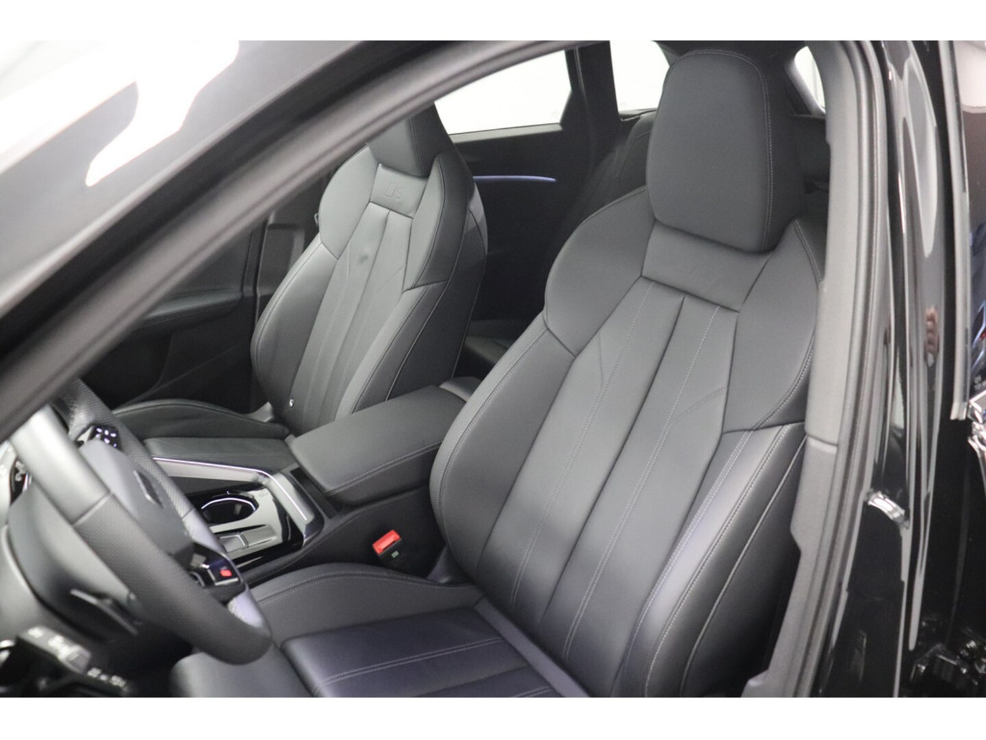 Bild über Audi Q5 SUV TDI quattro 150 kW S tronic - für weitere Informationen kontaktieren Sie den Audi Partner