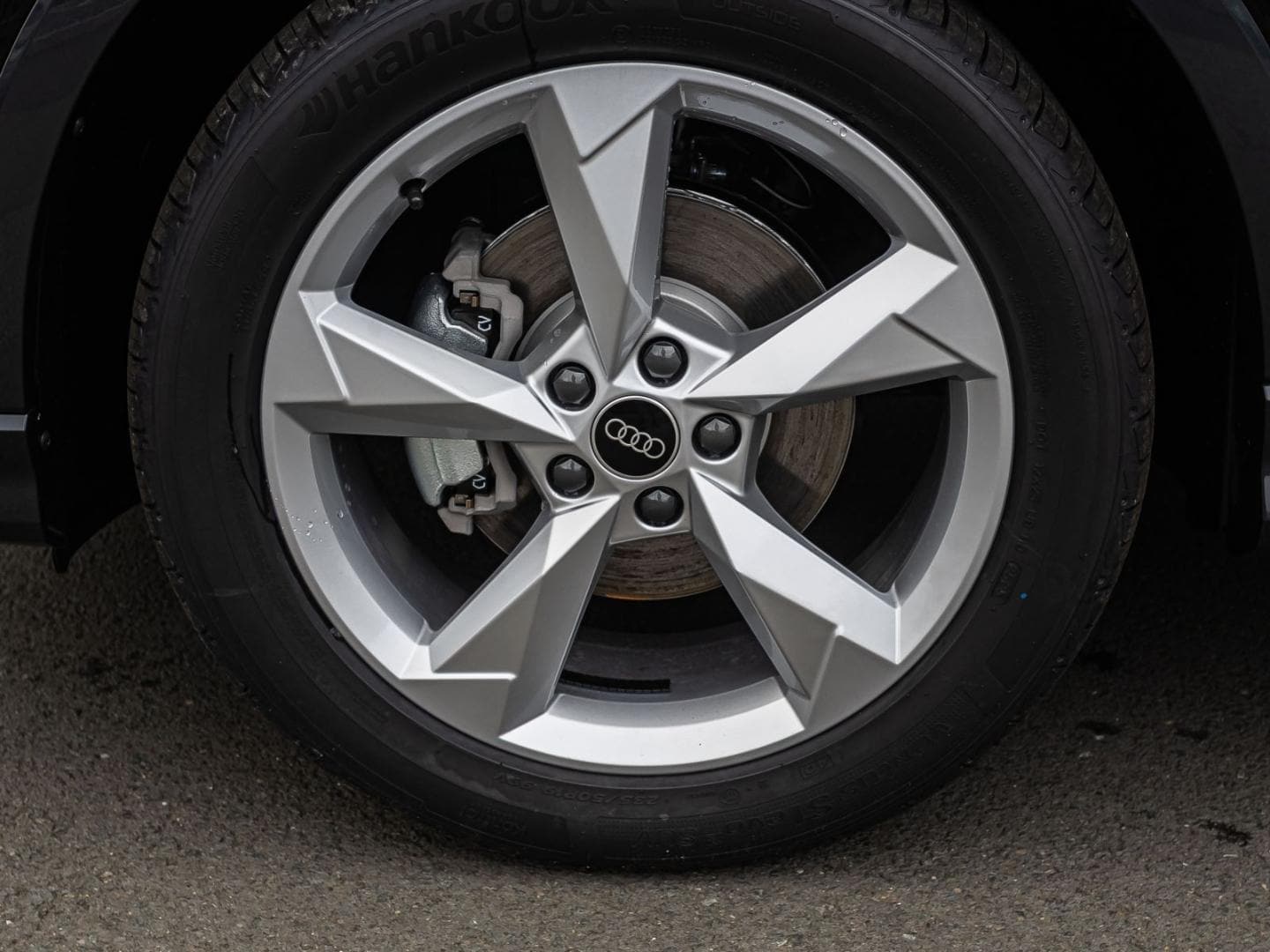 Bild über Audi Q3 TFSI 110 kW S tronic - für weitere Informationen kontaktieren Sie den Audi Partner