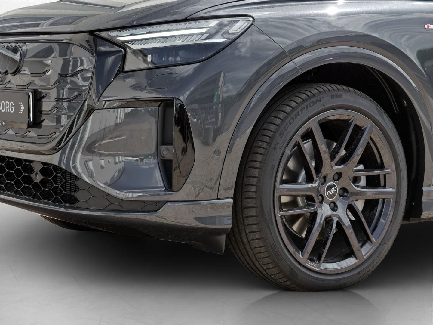 Bild über Audi Q4 SUV e-tron e-tron quattro 220 kW - für weitere Informationen kontaktieren Sie den Audi Partner