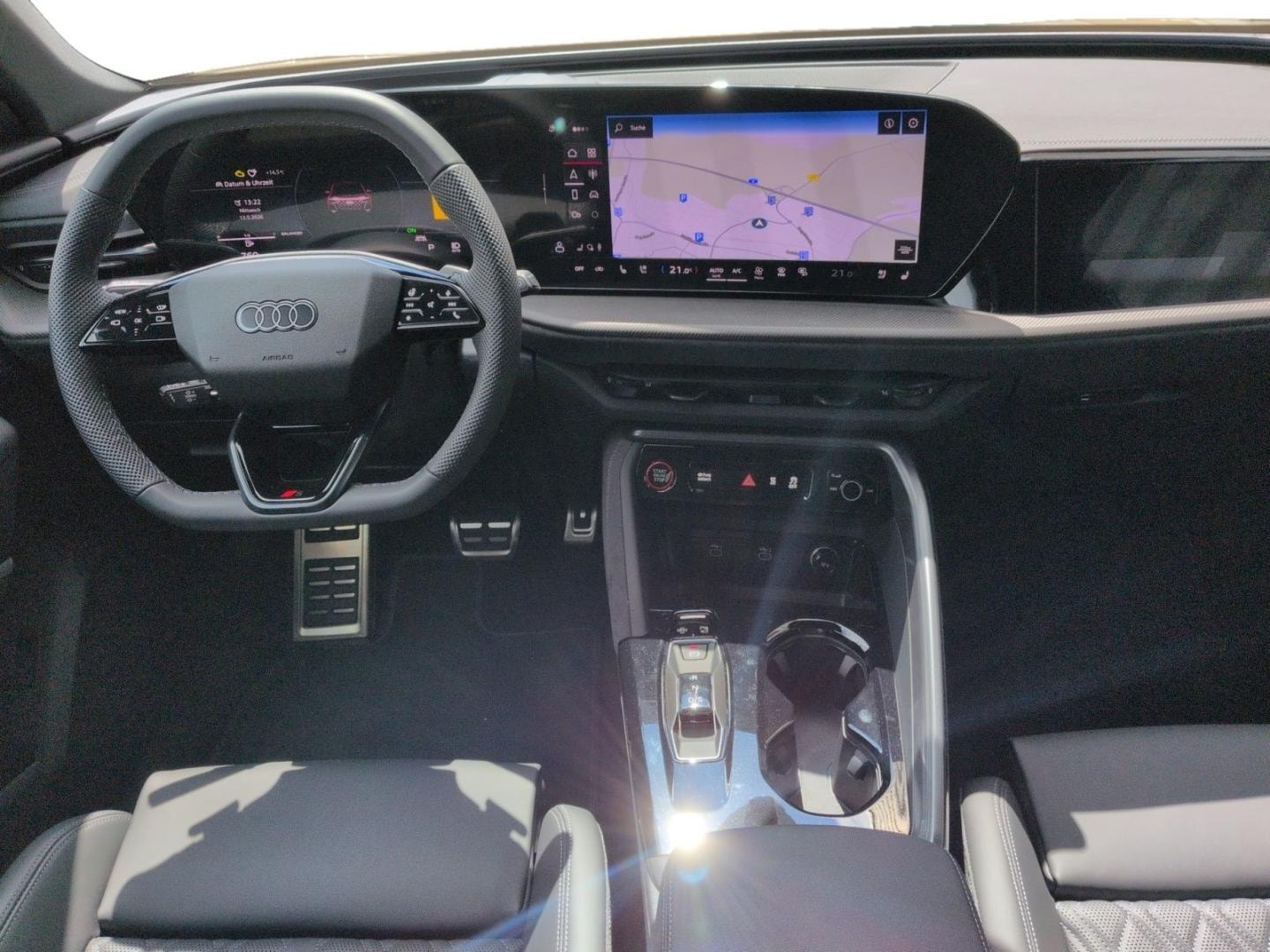 Bild über Audi SQ5 SUV edition one mit Akzenten mythosschwarz TFSI 270 kW S tronic - für weitere Informationen kontaktieren Sie den Audi Partner