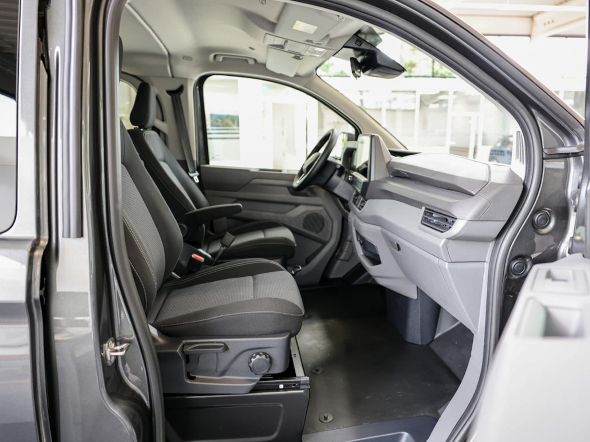Volkswagen Caravelle langer Radstand Basis-Modell