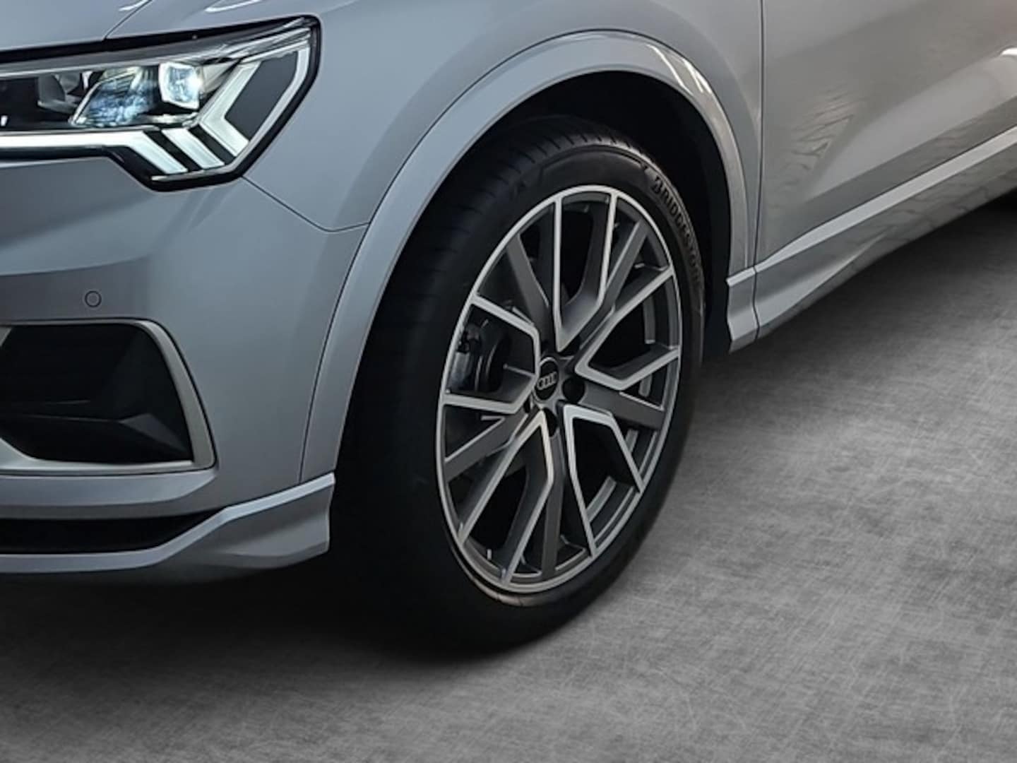 Bild über Audi Q3 TFSI 110 kW S tronic - für weitere Informationen kontaktieren Sie den Audi Partner