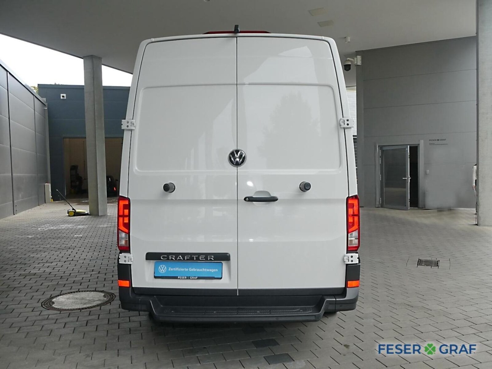 Volkswagen Crafter Kasten mittlerer Radstand – Bild 12