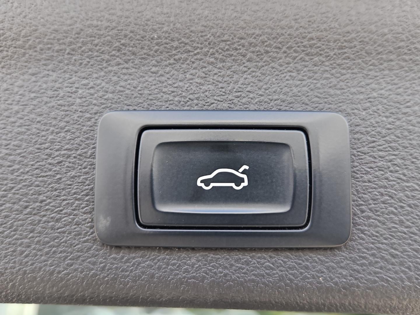 Bild über Audi S6 Avant TDI quattro tiptronic - für weitere Informationen kontaktieren Sie den Audi Partner