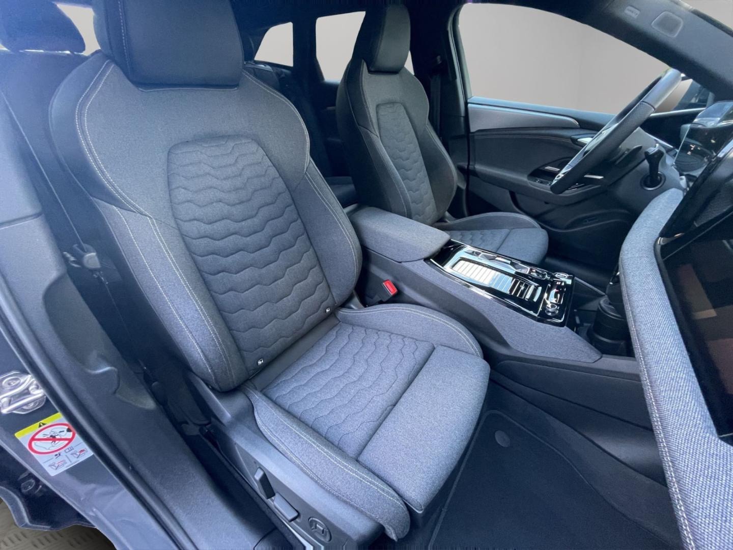 Bild über Audi A6 Avant e-tron e-tron quattro - für weitere Informationen kontaktieren Sie den Audi Partner