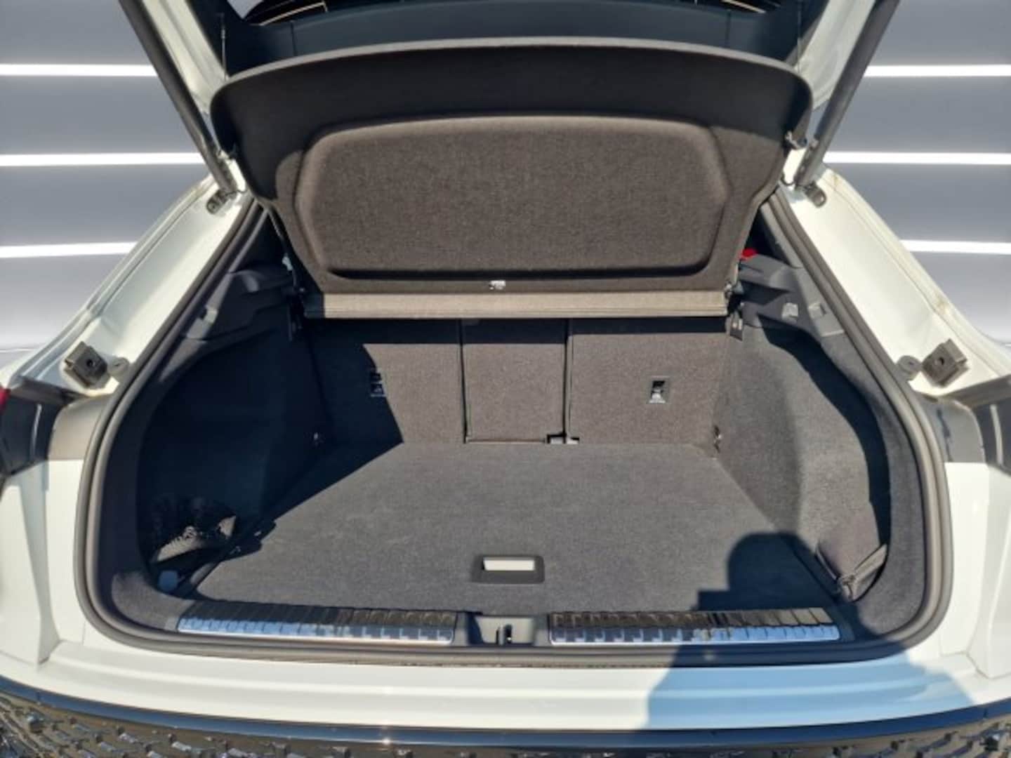 Bild über Audi Q3 SUV TDI 110 kW S tronic - für weitere Informationen kontaktieren Sie den Audi Partner