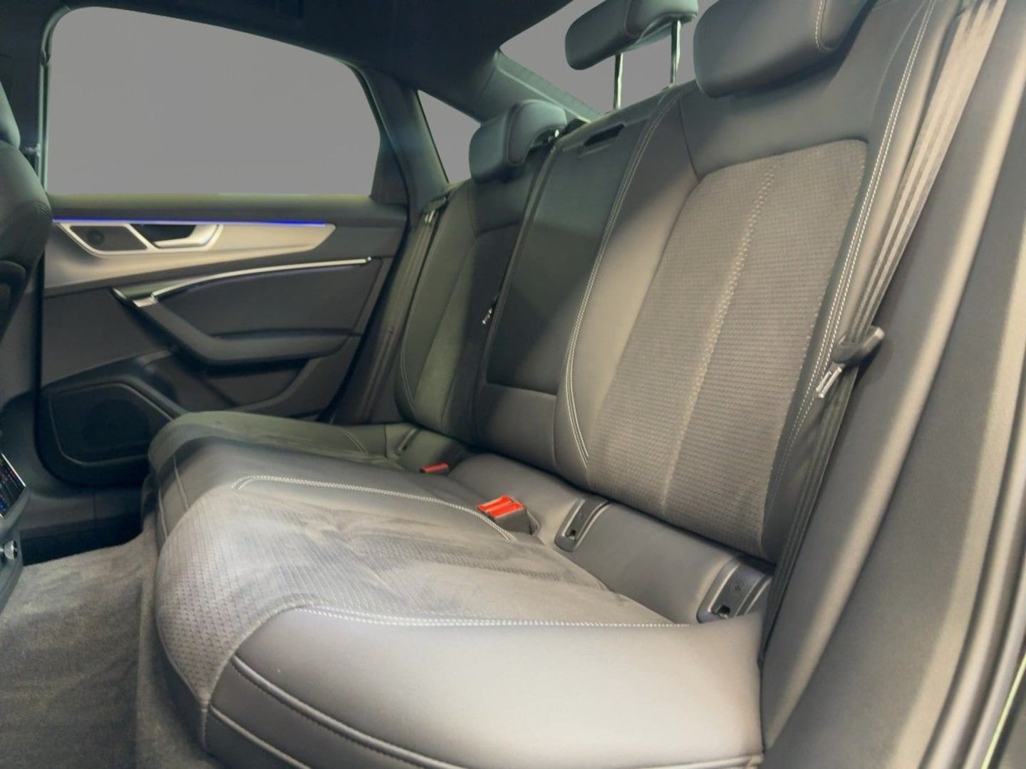 Bild über Audi A6 Limousine S line 45 TFSI quattro S tronic - für weitere Informationen kontaktieren Sie den Audi Partner